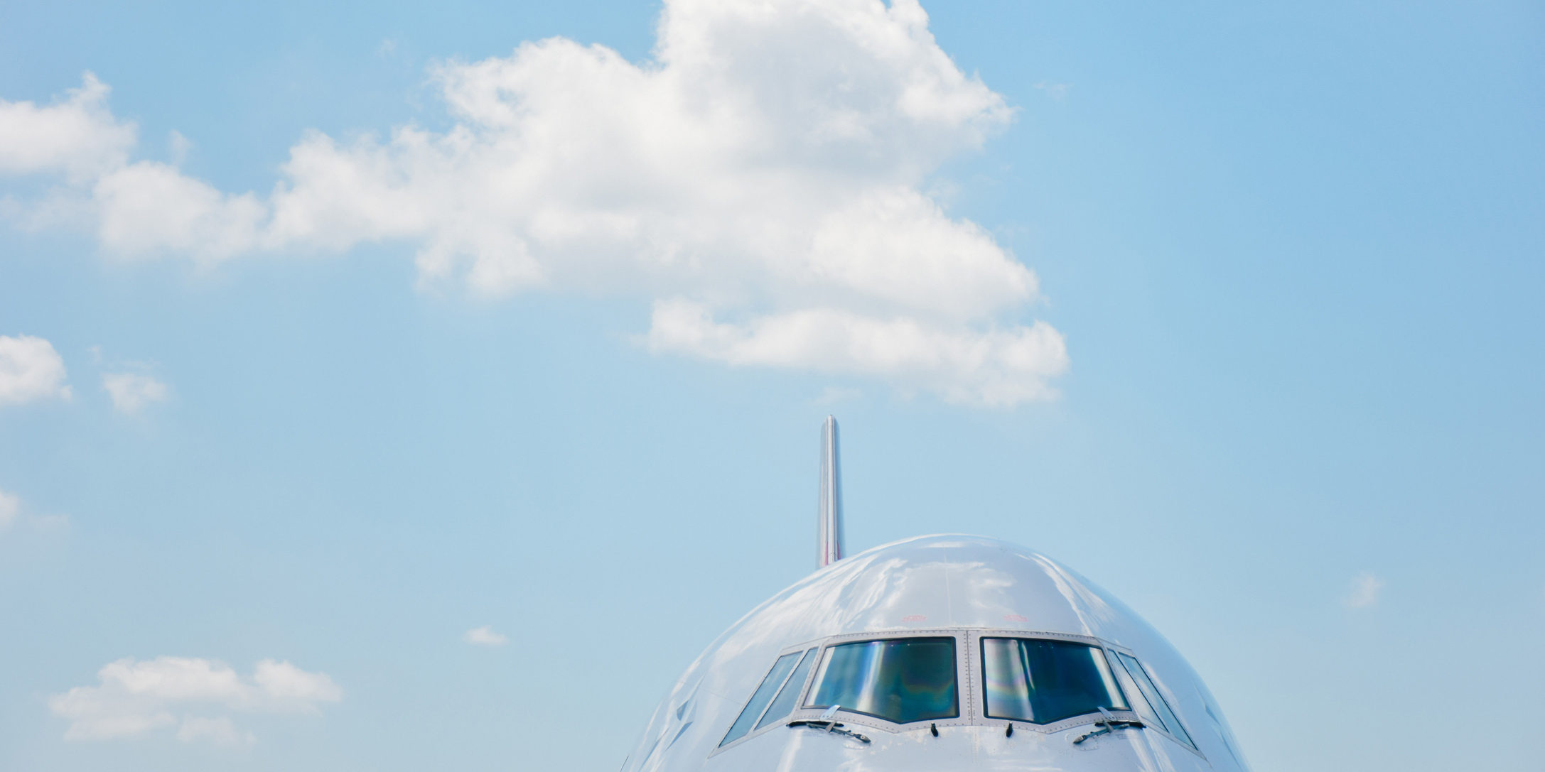 Illustration_secteur-aerien_GettyImages-739283289 Avion dans le ciel